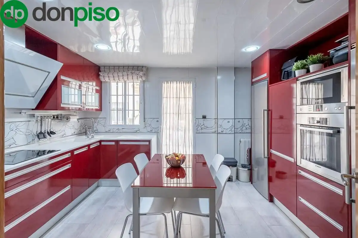 Cocina de Casa adosada en venta en Churriana de la Vega con Aire acondicionado, Jardín privado y Terraza