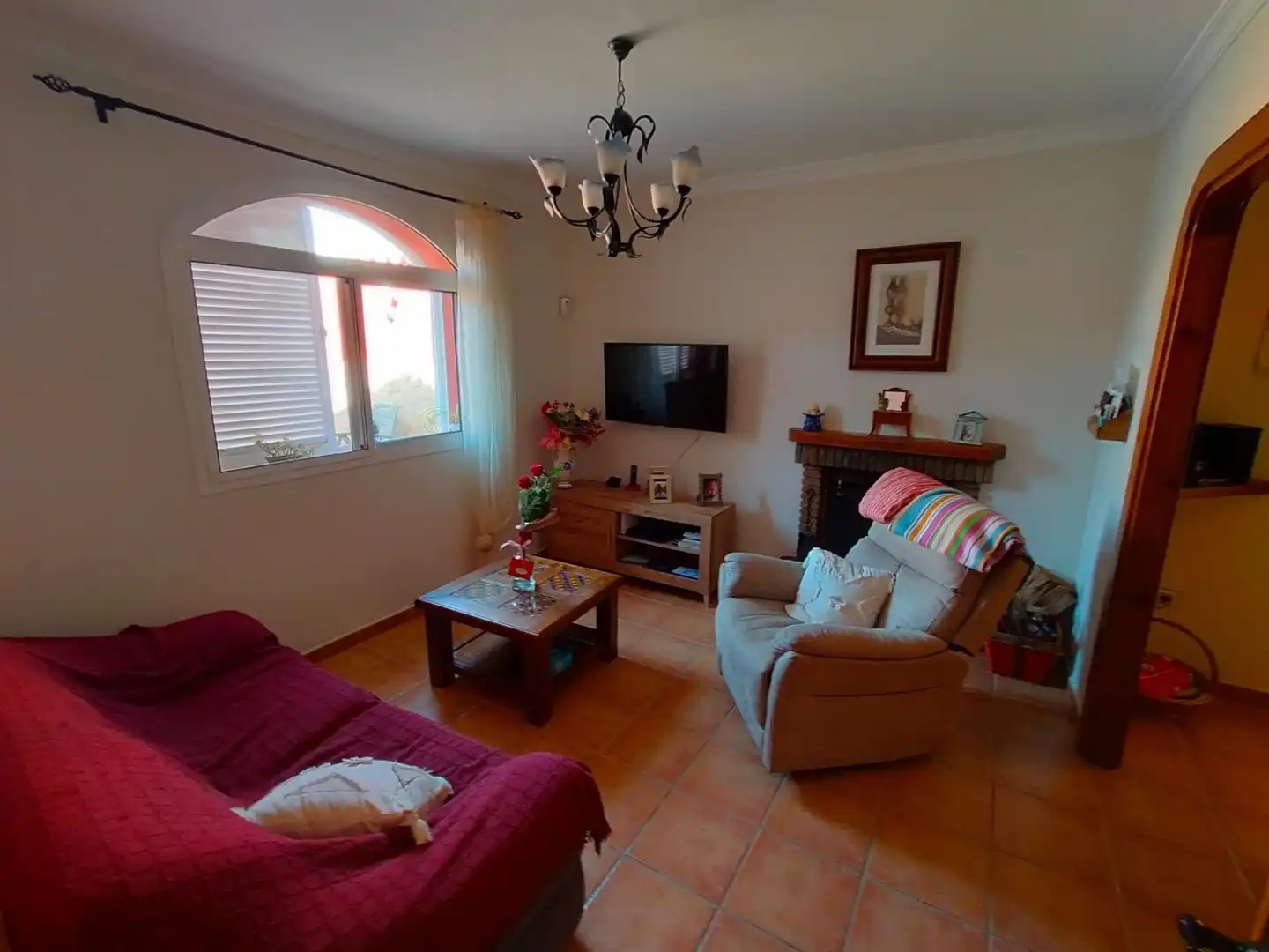 Sala d'estar de Casa o xalet en venda en La Línea de la Concepción amb Aire condicionat, Jardí privat i Traster