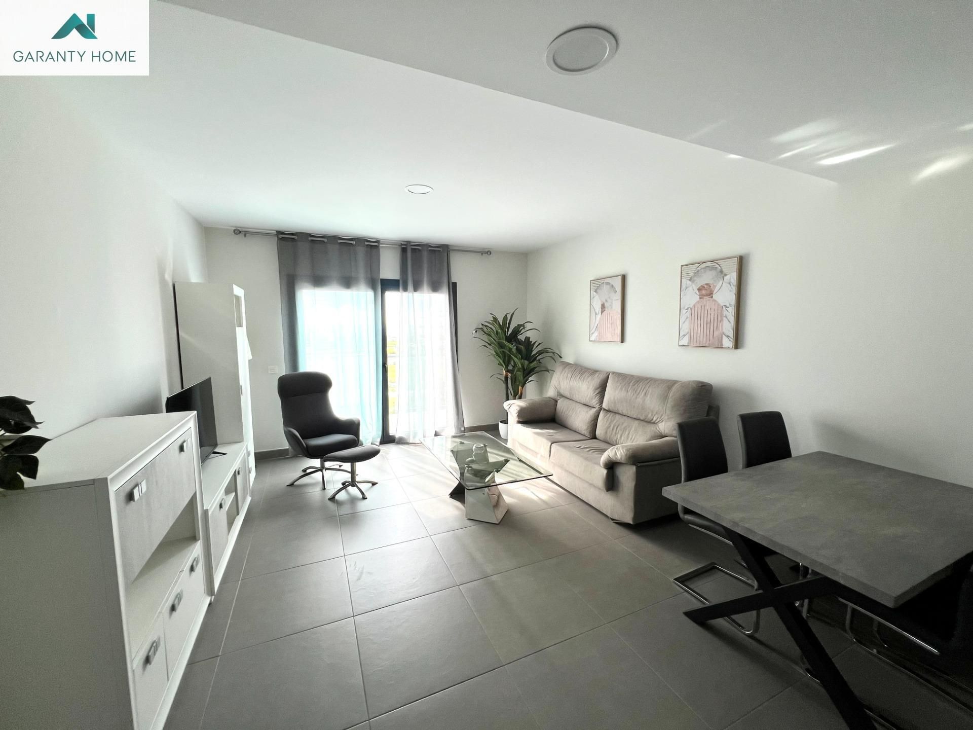 Sala d'estar de Pis de lloguer en Vélez-Málaga amb Aire condicionat, Terrassa i Moblat