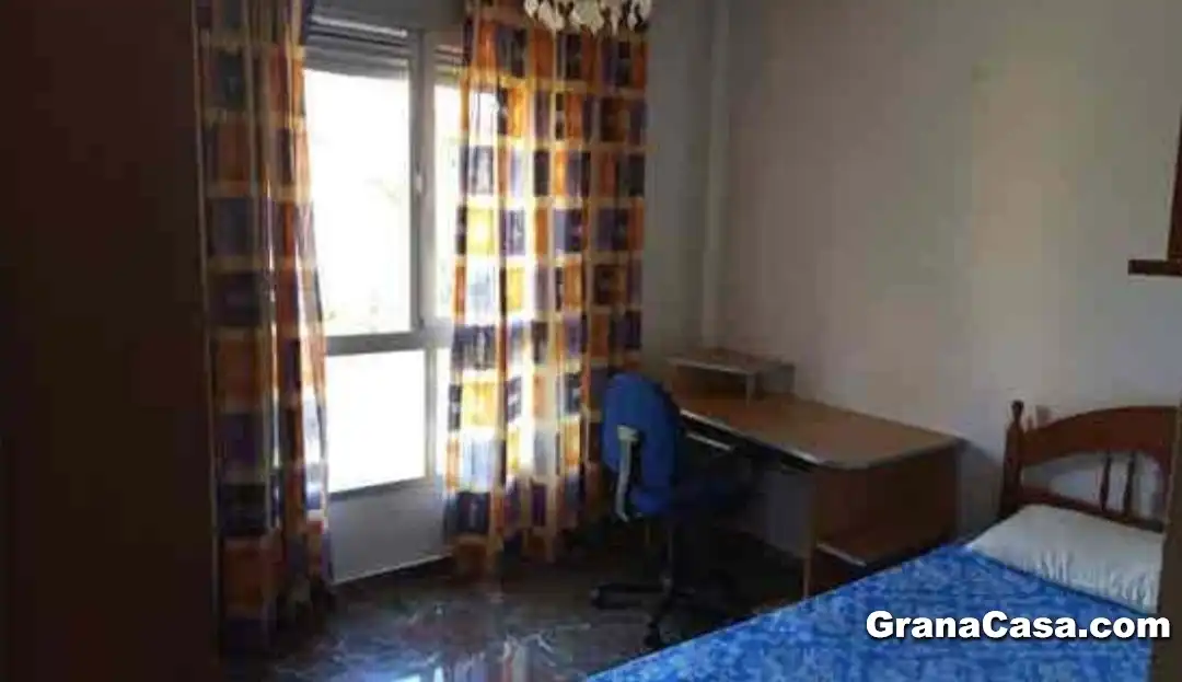 Bedroom of Flat for rent in Granada  with Air Conditioner, Heating and Terrace