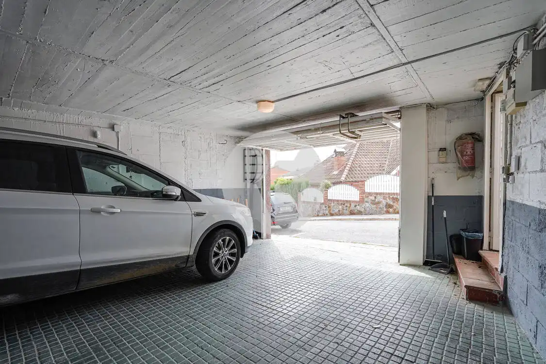 Parking de Casa o chalet en venta en Viladecans con Aire acondicionado, Calefacción y Terraza