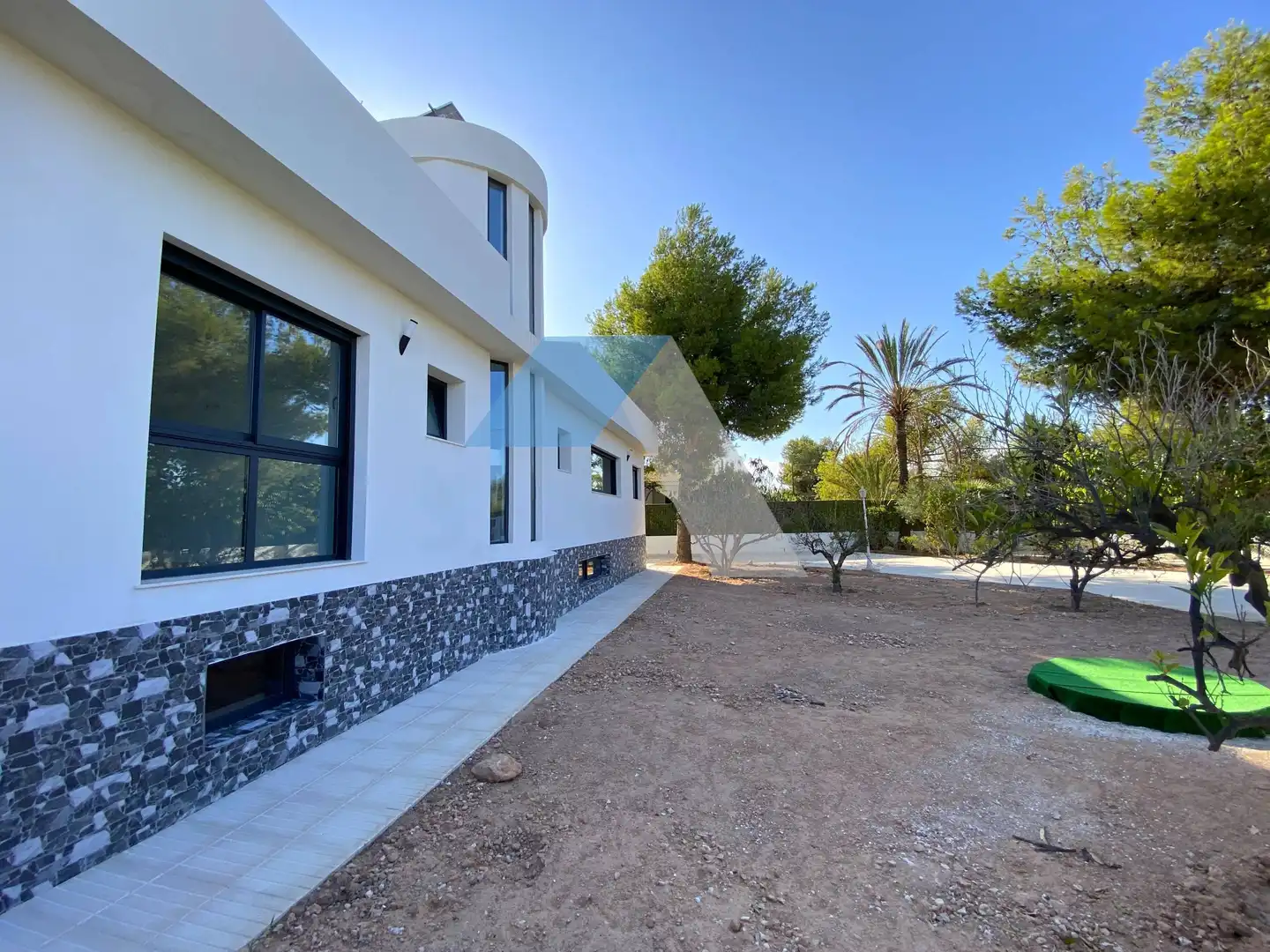Exterior view of Houses for sale in San Vicente del Raspeig / Sant Vicent del Raspeig  with Private garden, Terrace and Swimming Pool