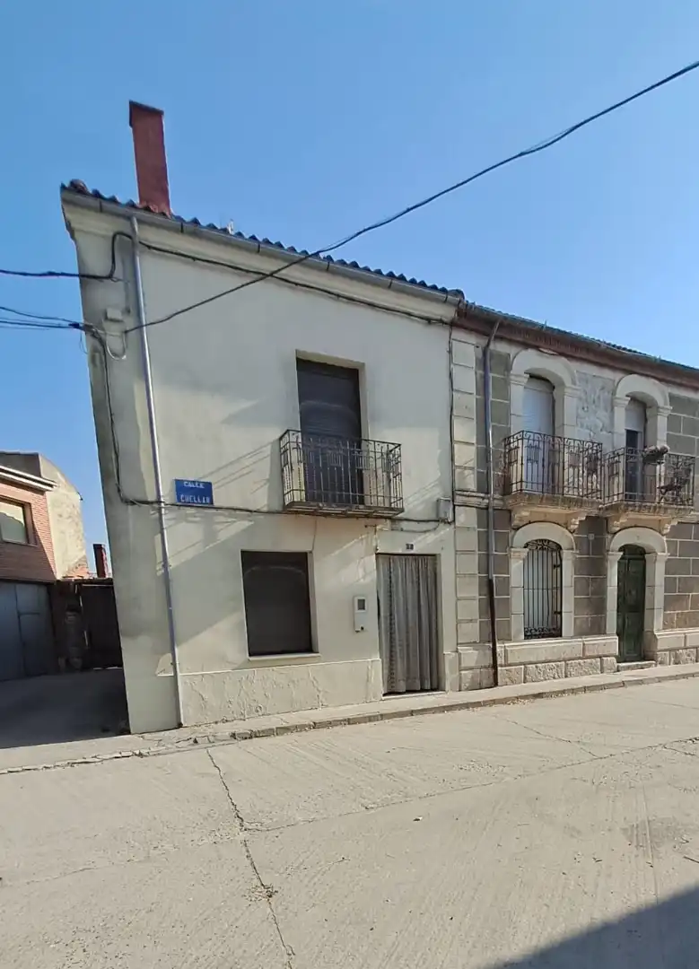 Vista exterior de Casa o xalet en venda en Cuéllar amb Traster i Moblat