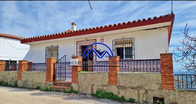 Casa-chalet en Venta en Comares