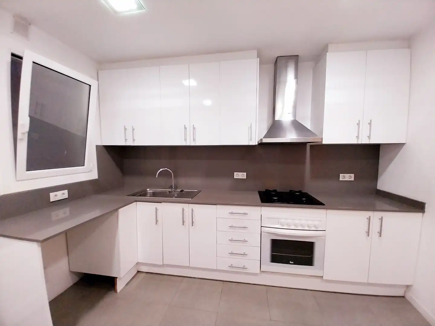 Kitchen of Flat for rent in Barcelona  with Heating, Terrace and Oven