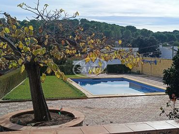 Xalet amb piscina en venda a Periurbano Oeste - Sierra