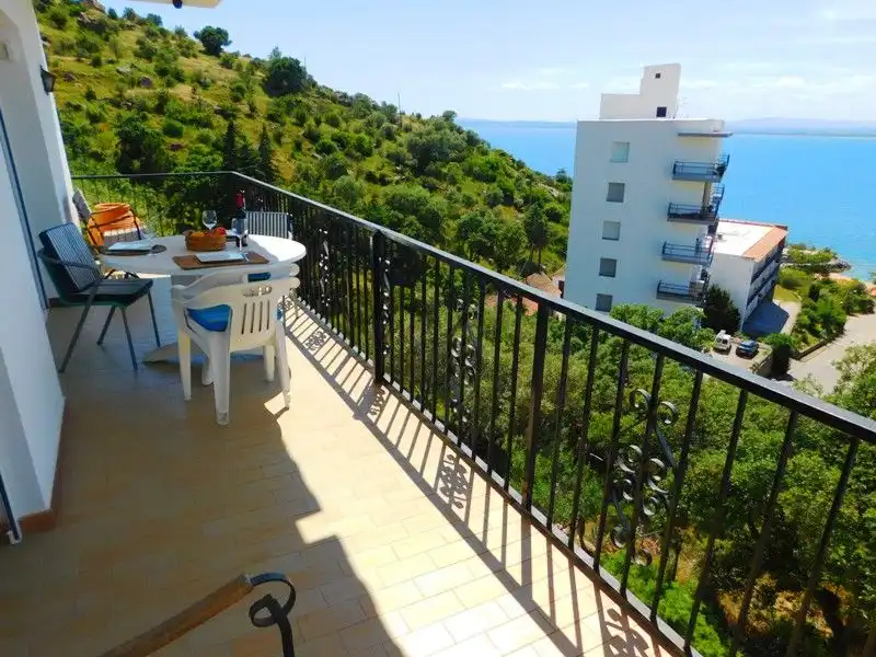 Terrasse von Haus oder Chalet zum Verkauf in Roses mit Klimaanlage, Privatgarten und Terrasse
