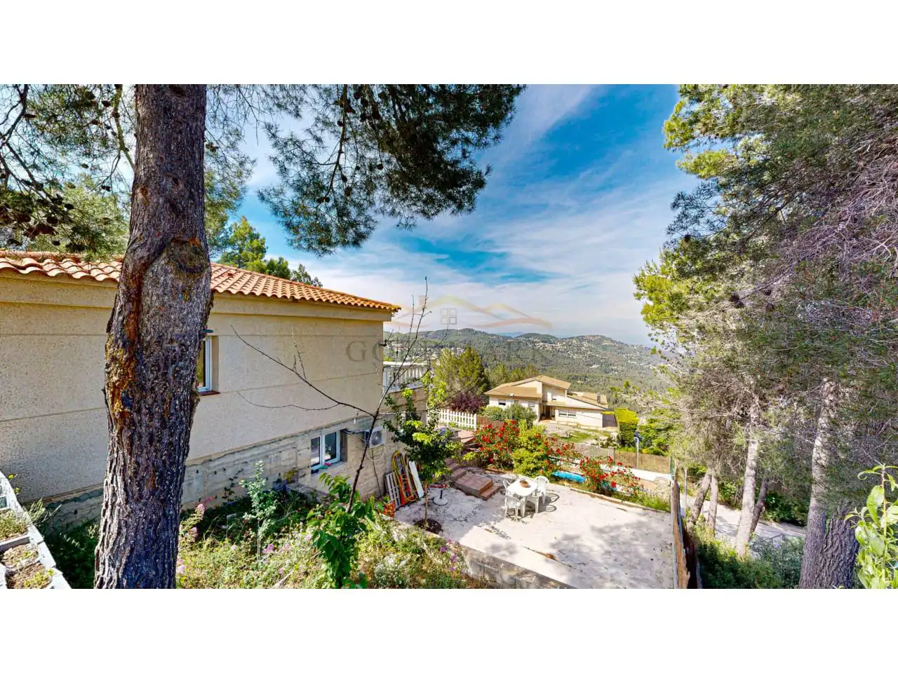 Vista exterior de Casa o xalet en venda en Corbera de Llobregat amb Aire condicionat, Jardí privat i Terrassa