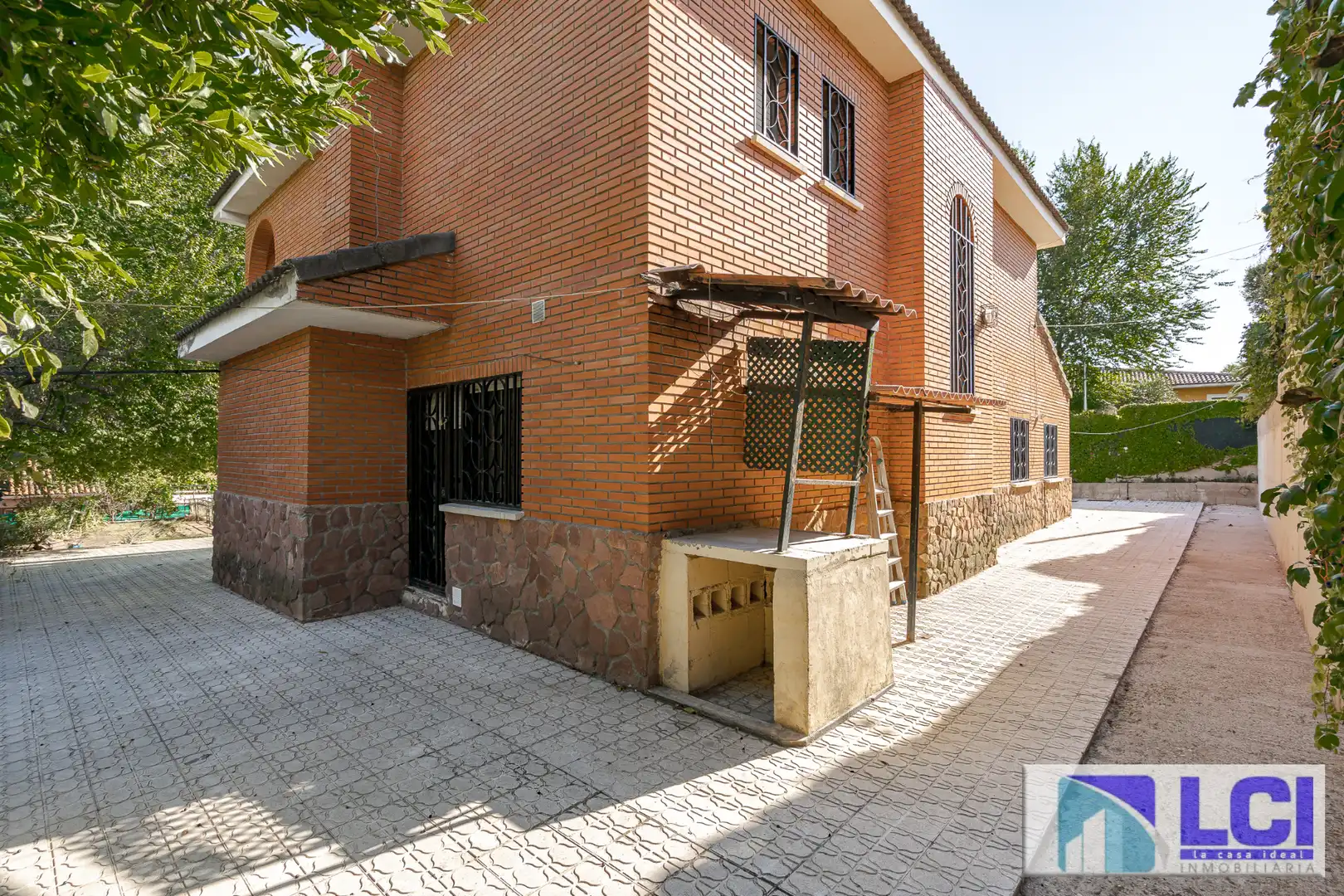 Vista exterior de Casa o chalet en venta en Villalbilla con Calefacción, Jardín privado y Terraza