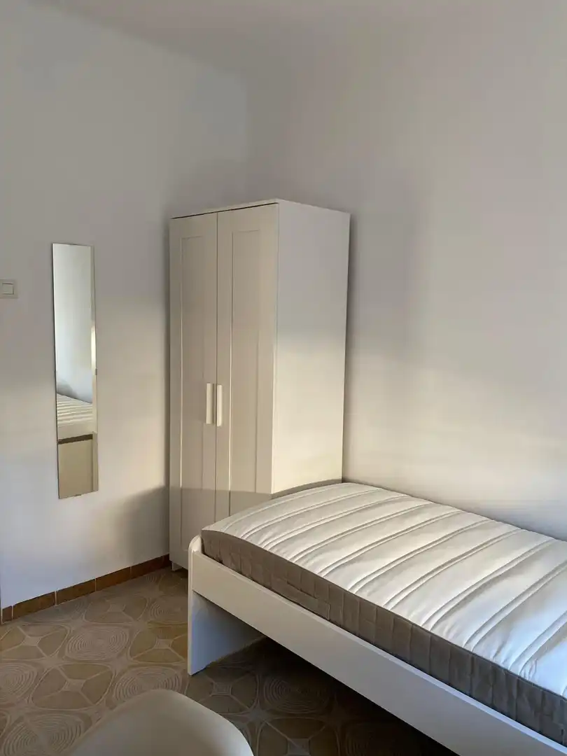 Bedroom of Flat for rent in Granada  with Air Conditioner, Heating and Furnished