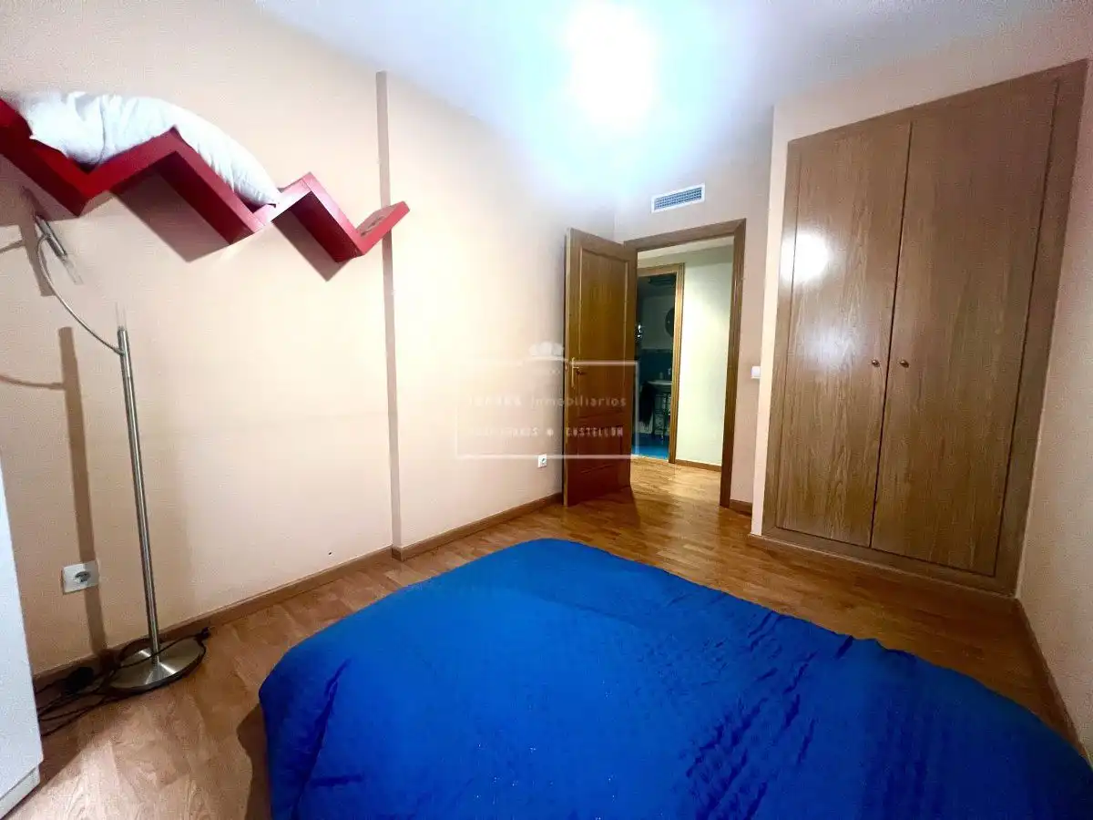 Habitación de Piso en venta en Castellón de la Plana / Castelló de la Plana con Aire acondicionado, Calefacción y Terraza