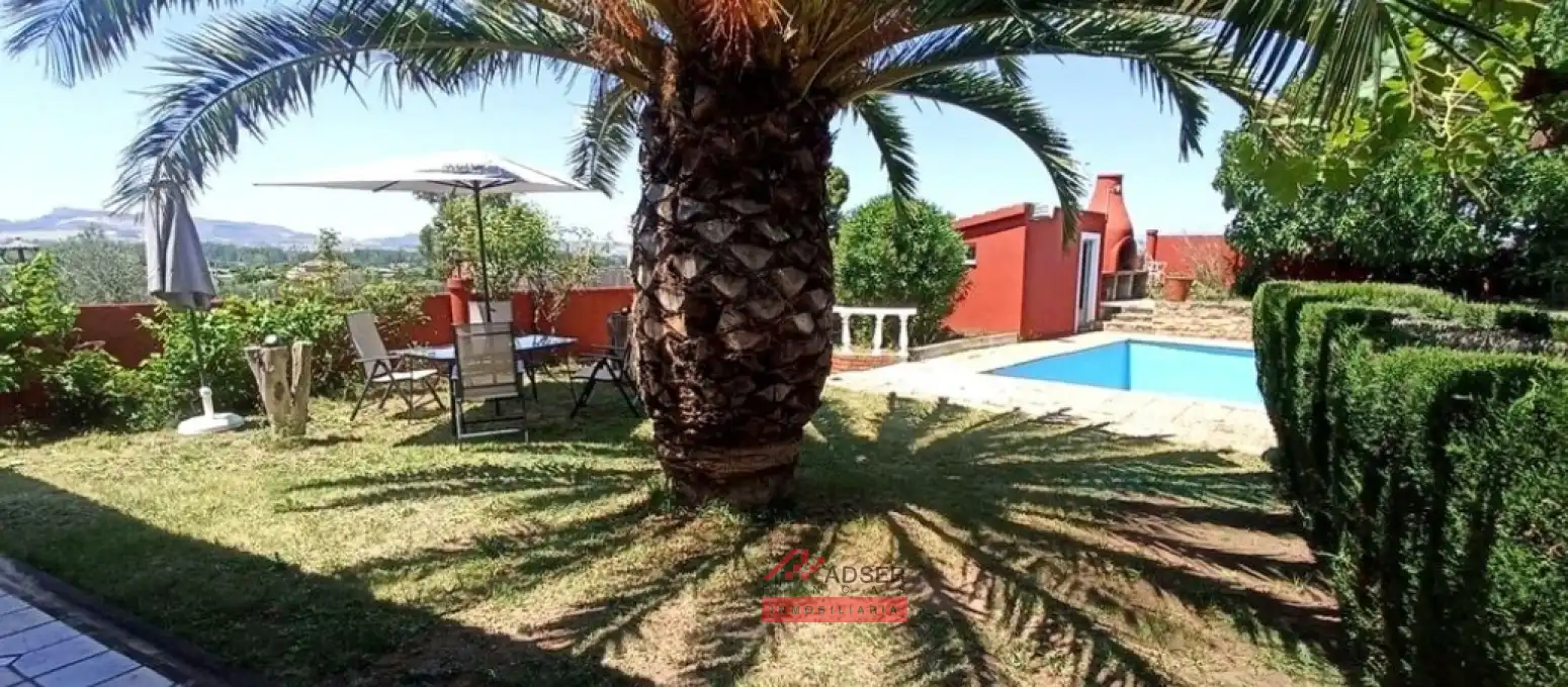Jardí de Casa o xalet en venda en Villamediana de Iregua amb Calefacció i Piscina