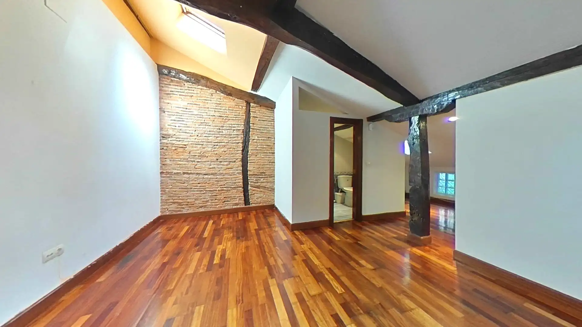 Piso en venta en Castro-Urdiales con Parquet