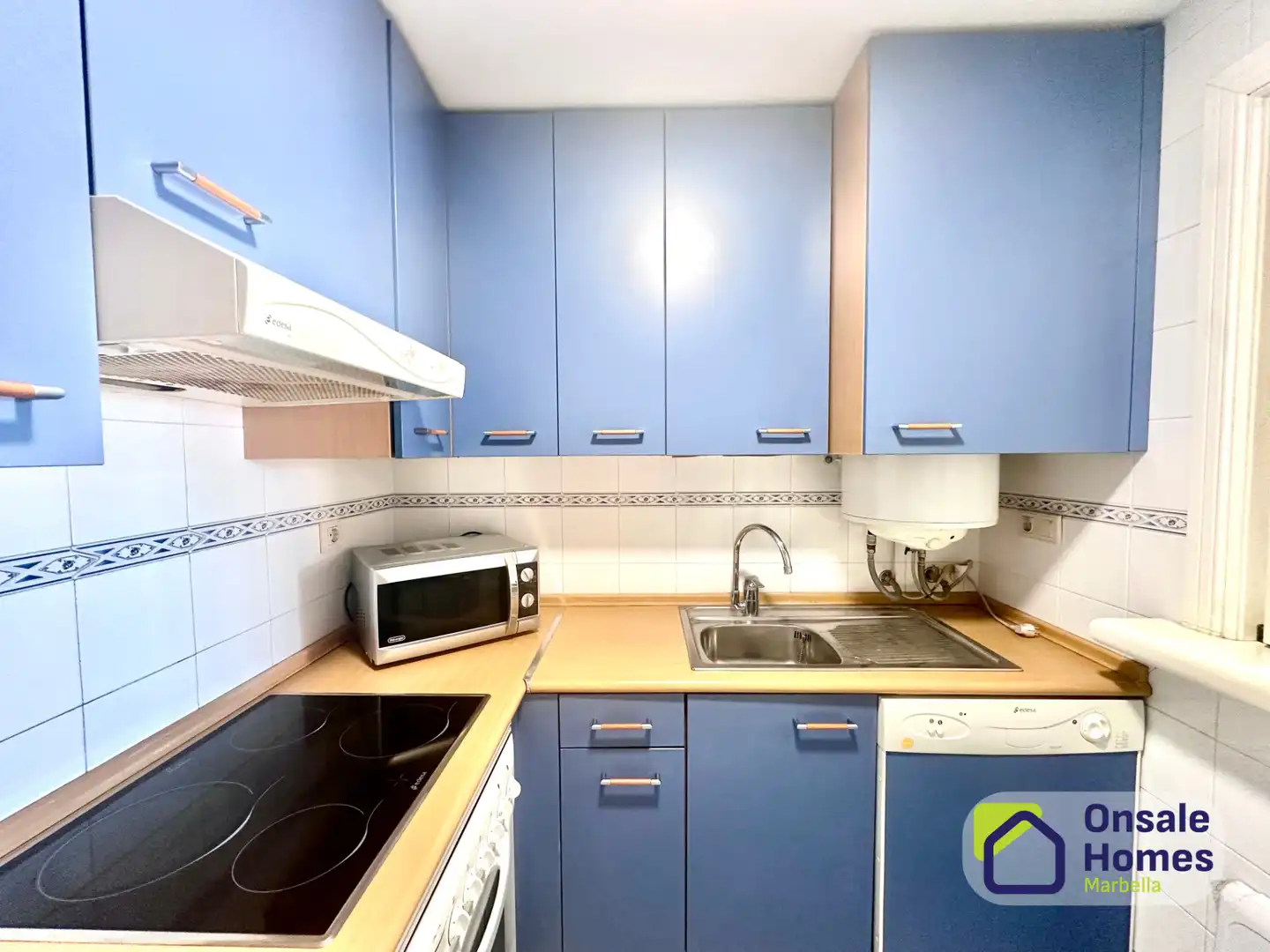 Cocina de Piso en venta en Marbella con Aire acondicionado, Terraza y Trastero