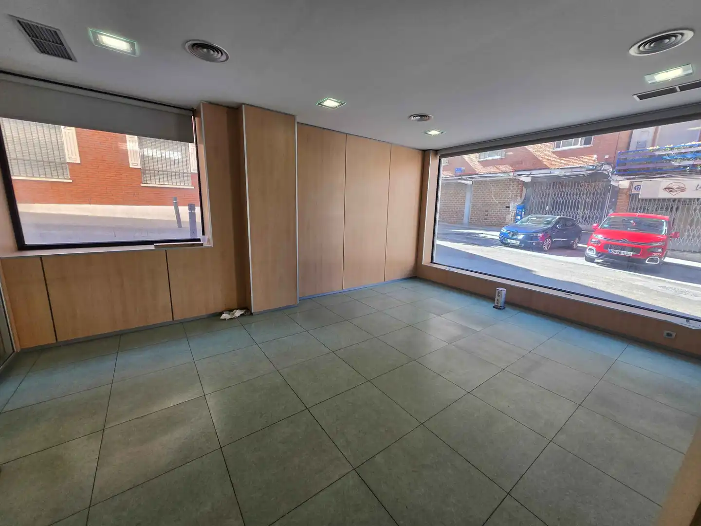 Business premises for sale in Calle San Juan de Dios 10, imagen 2