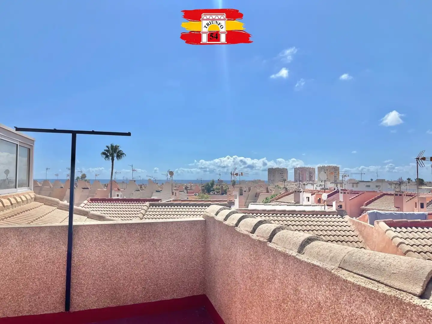 Vista exterior de Casa o chalet en venta en Torrevieja con Terraza, Amueblado y Balcón