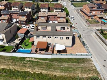 Villa avec balcon à vendre à Calle Sant Jordi