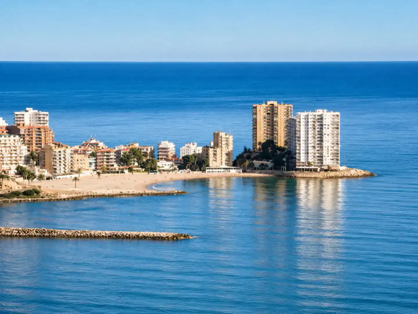 Außenansicht von Wohnung zur Miete in Cullera mit Klimaanlage, Schwimmbad und Balkon