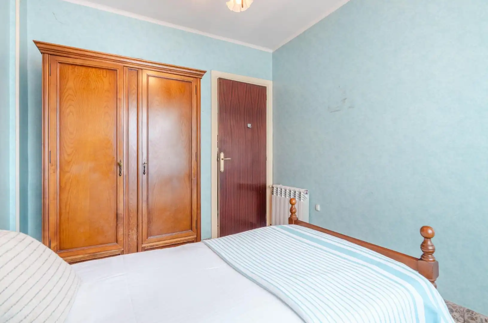 Habitación de Ático en venta en Mieres (Asturias) con Calefacción y Terraza