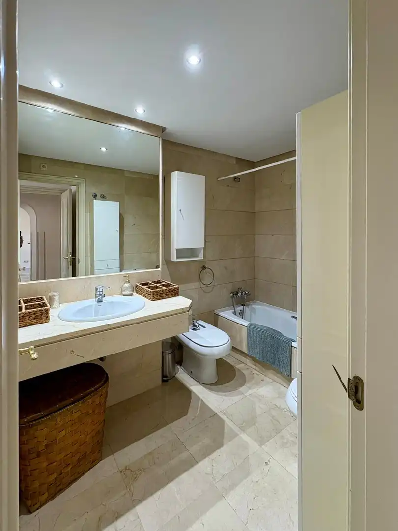 Badezimmer von Wohnung zum Verkauf in Marbella mit Terrasse, Balkon und Gemeinschaftspool