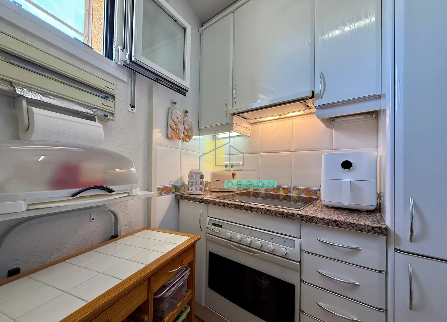 Cuina de Apartament en venda en Roses amb Calefacció, Moblat i Forn