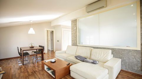 Exclusivo chalet independiente con apartamento anexo y piscina privada, imagen 3