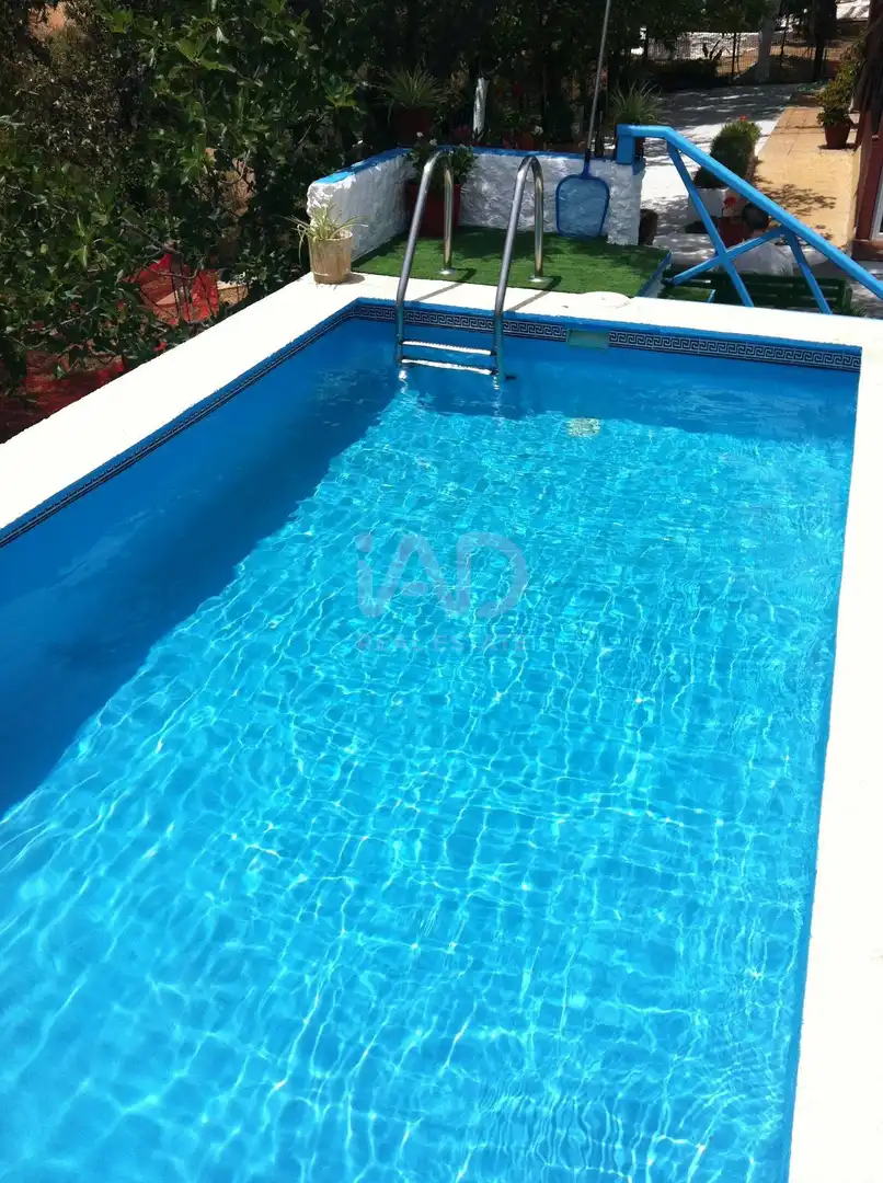 Schwimmbecken von Grundstücke zum Verkauf in Berrocal