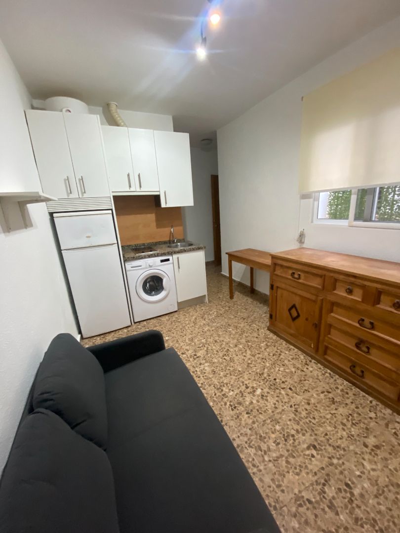 Schlafzimmer von Wohnungen zur Miete in Málaga Capital mit Möbliert, Waschmaschine und Fernseher