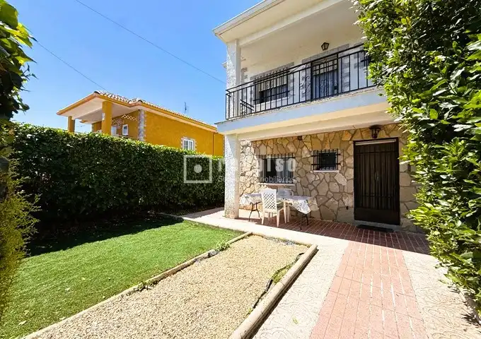 Vista exterior de Casa o chalet en venta en Trijueque con Calefacción, Terraza y Trastero