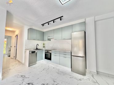 Appartement compact avec balcon à vendre à Avenida de don juan de austria