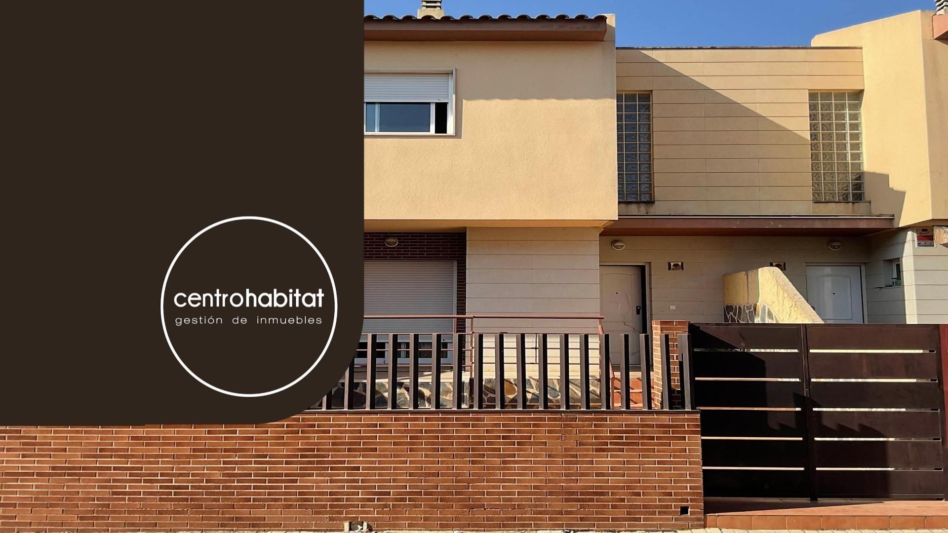 Exterior view of Single-family semi-detached for sale in Petrer  with Terrace and Storage room