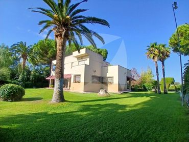 Detached house with pool for sale in Urbanizacion Cr.Valverde Kml 6400