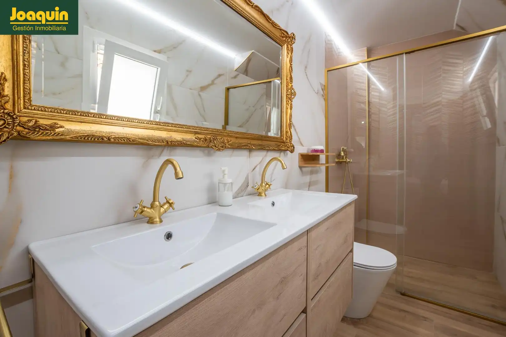 Bathroom of Houses for sale in Córdoba  with Air Conditioner, Terrace and Storage room