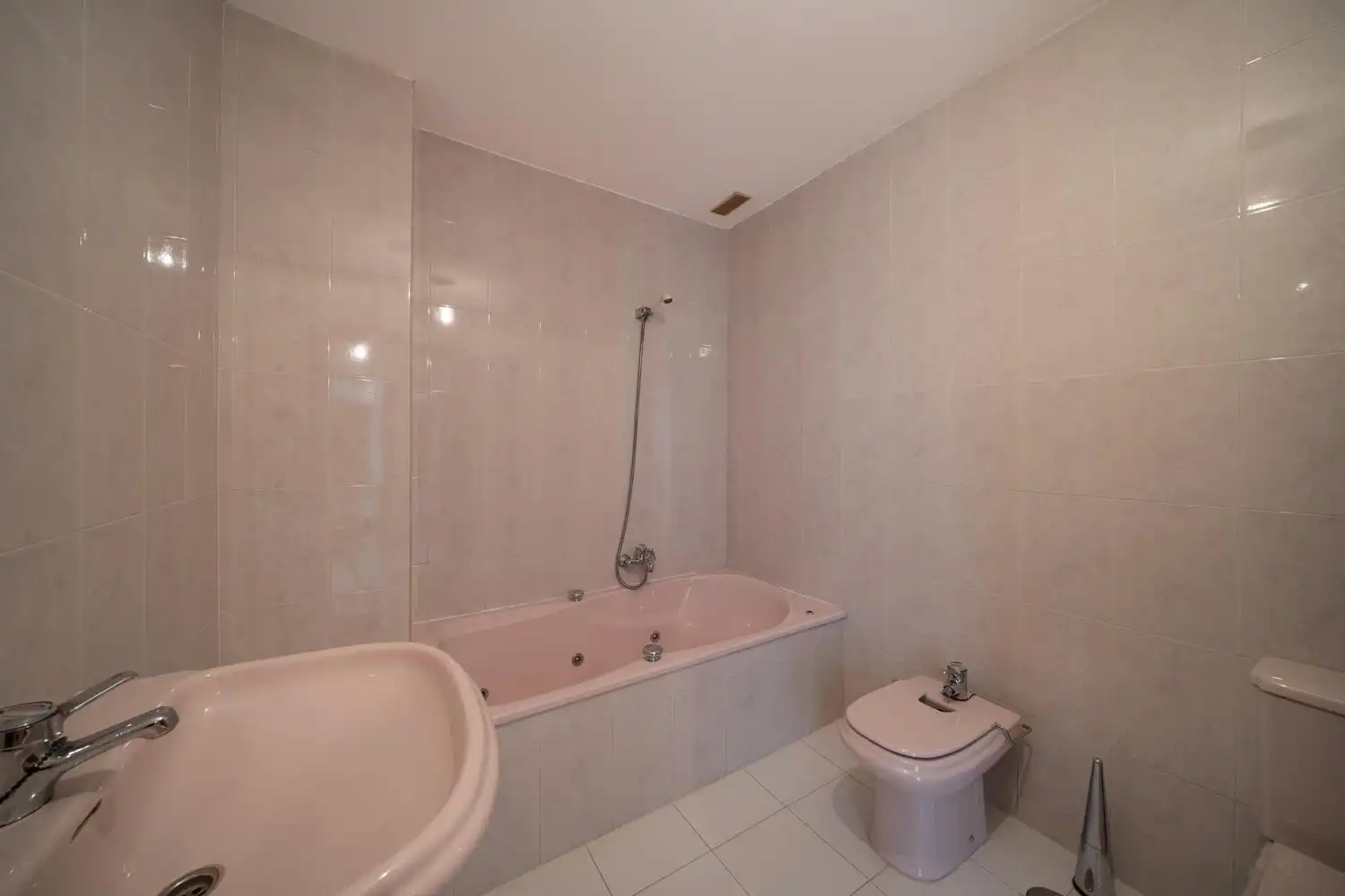 Baño de Ático en venta en Motril con Aire acondicionado y Balcón