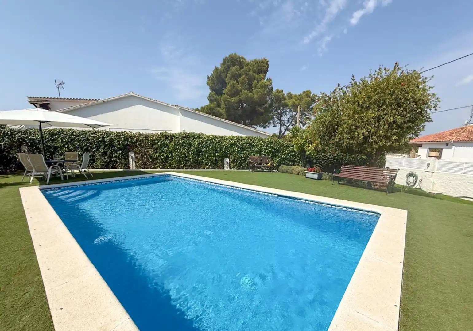 Piscina de Casa o chalet de alquiler en Sant Pere de Ribes con Aire acondicionado, Calefacción y Jardín privado