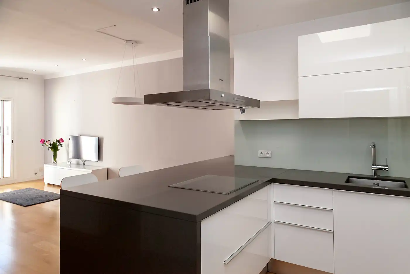 Küche von Wohnung zum Verkauf in Barcelona mit Klimaanlage, Heizung und Terrasse