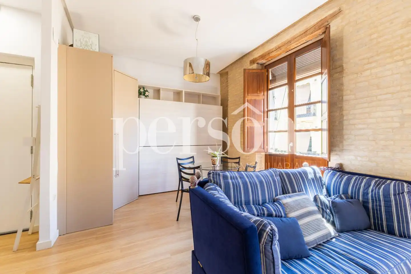 Schlafzimmer von Loft zur Miete in Valencia mit Klimaanlage, Heizung und Möbliert