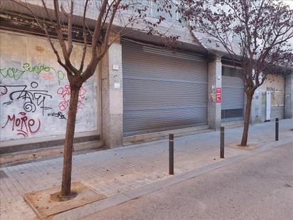 Vista exterior de Local en venda en L'Hospitalet de Llobregat amb Terrassa