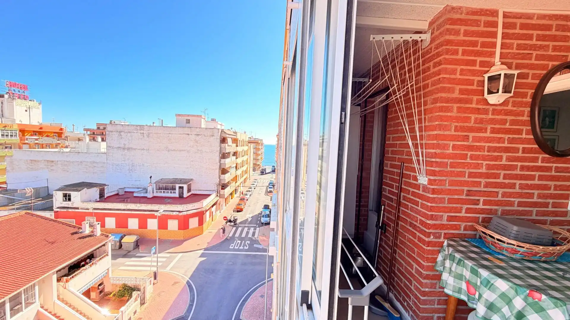 Piso con terraza en venta en Calle ALMORADI, imagen 3