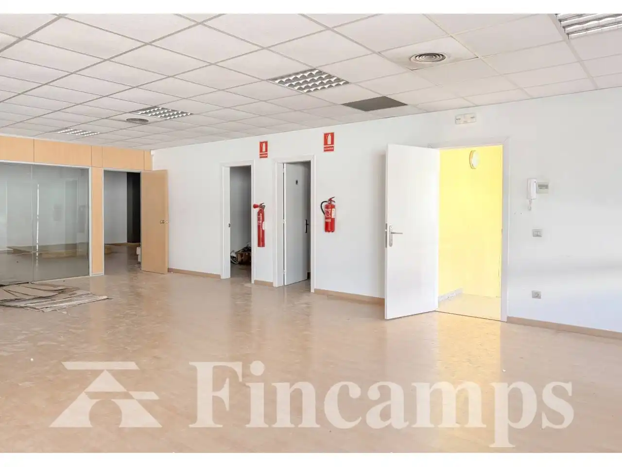 Fabrikhallen zur Miete in Balenyà mit Heizung und Alarm