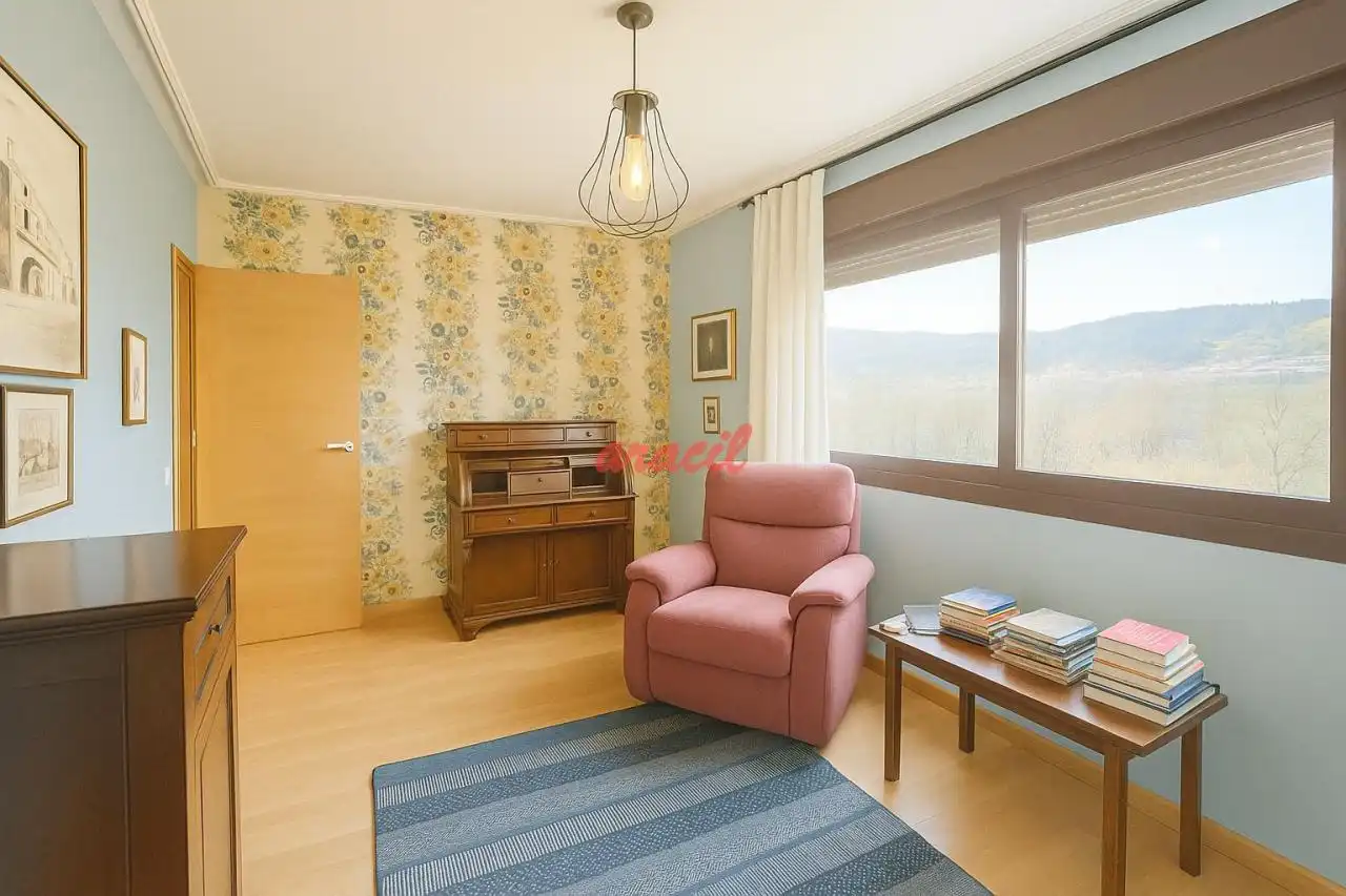 Habitación de Casa o chalet en venta en Ourense Capital  con Calefacción, Jardín privado y Terraza