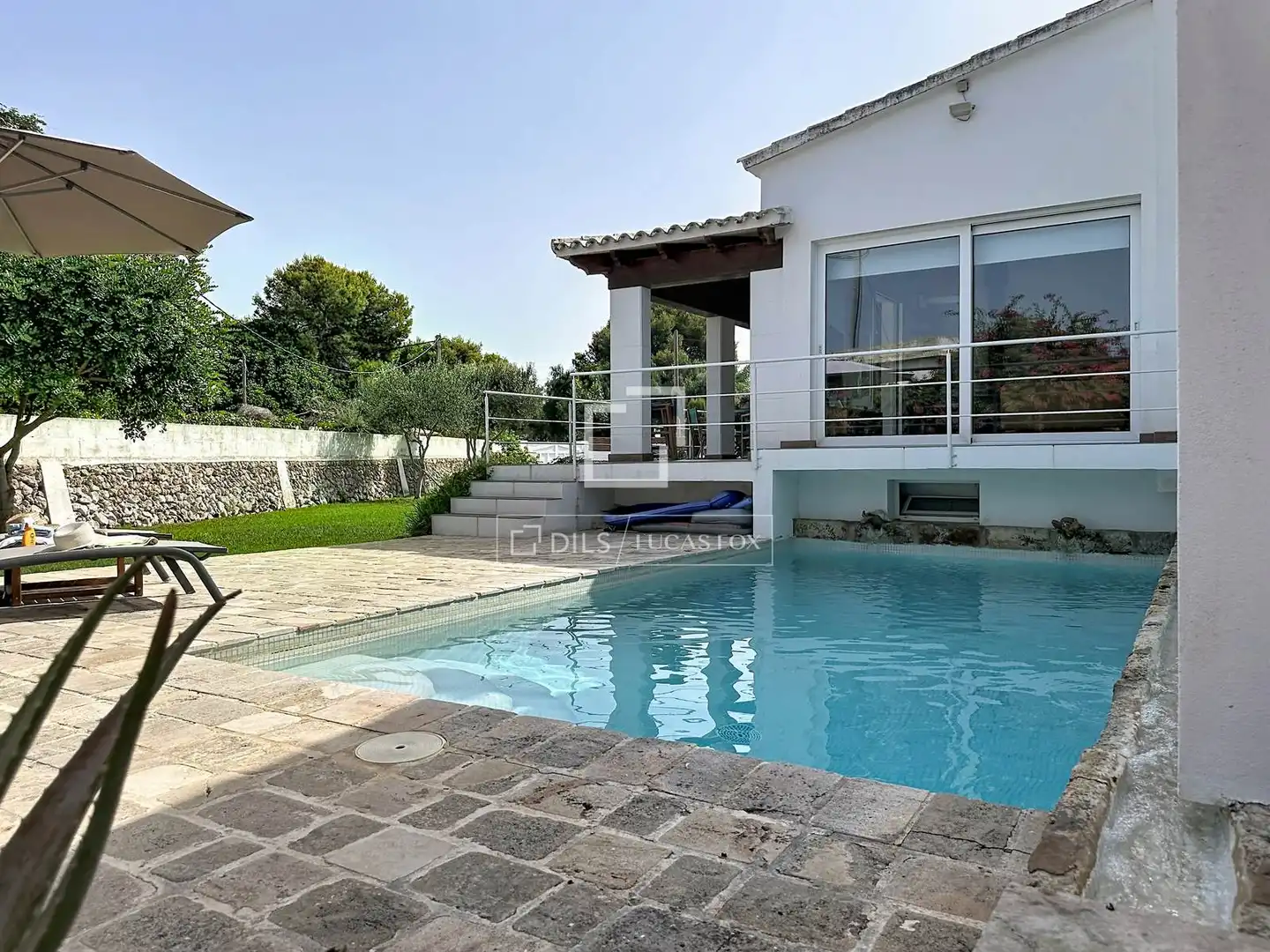Vista exterior de Casa o xalet en venda en Ciutadella de Menorca amb Aire condicionat, Calefacció i Jardí privat