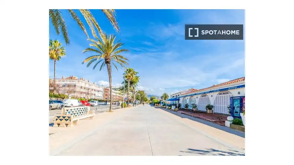 Vista exterior de Pis de lloguer en Sitges amb Aire condicionat, Calefacció i Moblat