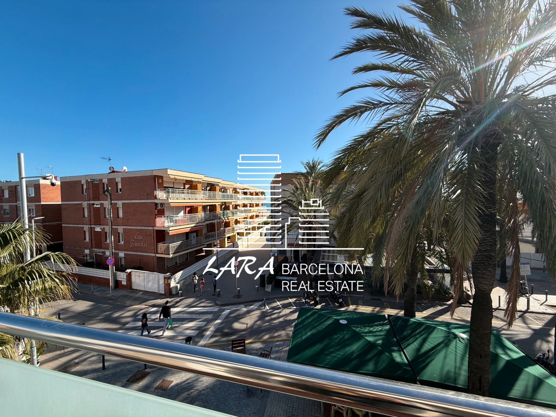 Vista exterior de Apartamento de alquiler en Castelldefels con Aire acondicionado, Parquet y Amueblado