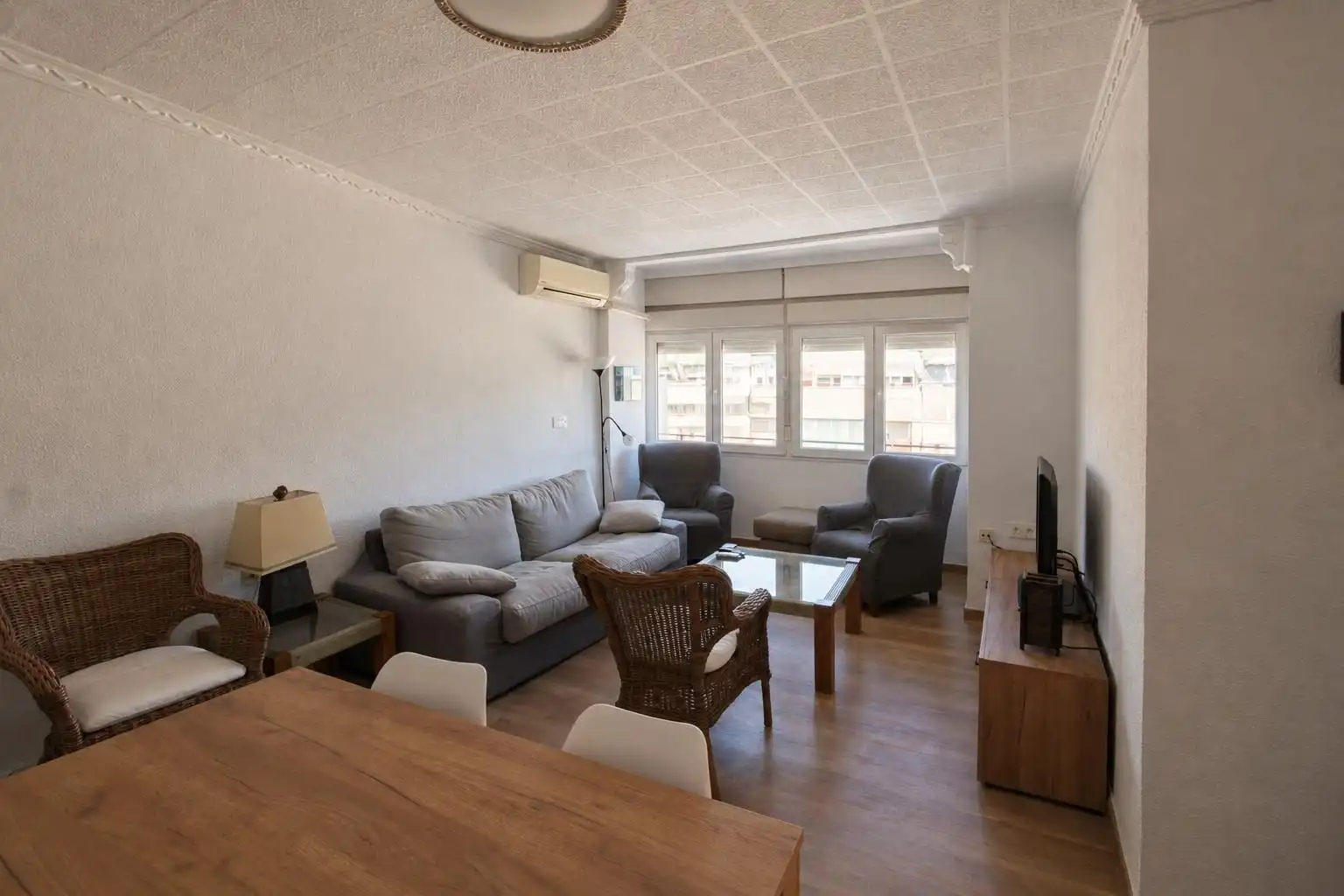 Sala de estar de Piso de alquiler en Granada con Aire acondicionado, Calefacción y Jardín privado