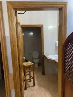 Baño de Local en venta en Santa Coloma de Gramenet con Aire acondicionado