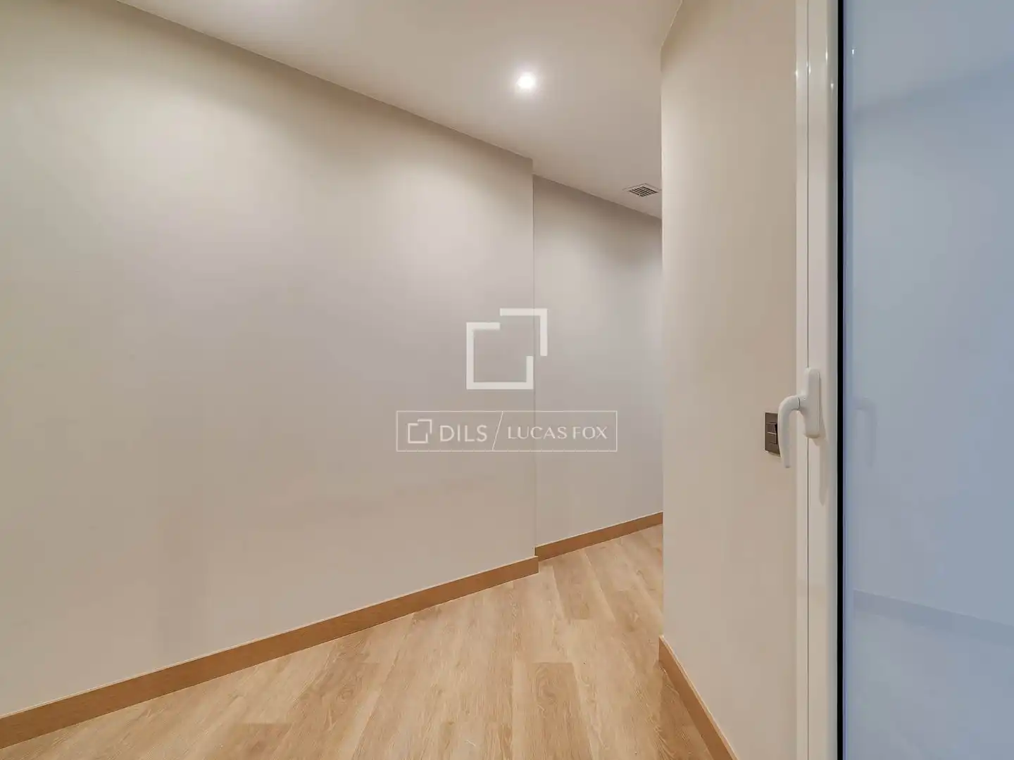 Flat for rent in Barcelona  with Air Conditioner and Parquet flooring