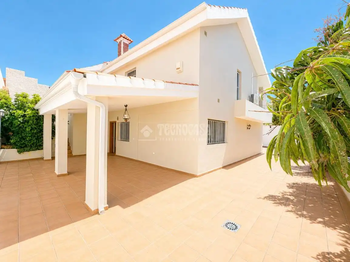 Vista exterior de Casa o chalet en venta en Candelaria con Aire acondicionado, Jardín privado y Terraza