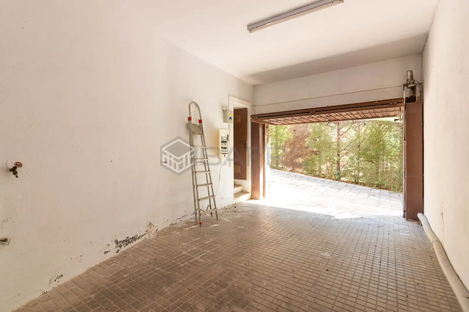 Aparcament de Casa o xalet en venda en Torrelodones amb Calefacció, Jardí privat i Parquet