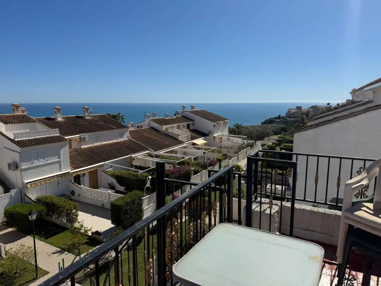 Außenansicht von Wohnung zum Verkauf in Santa Pola mit Klimaanlage, Terrasse und Gemeinschaftspool